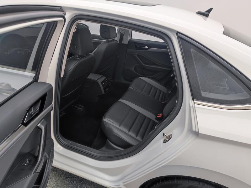 Volkswagen Sagitar 2022