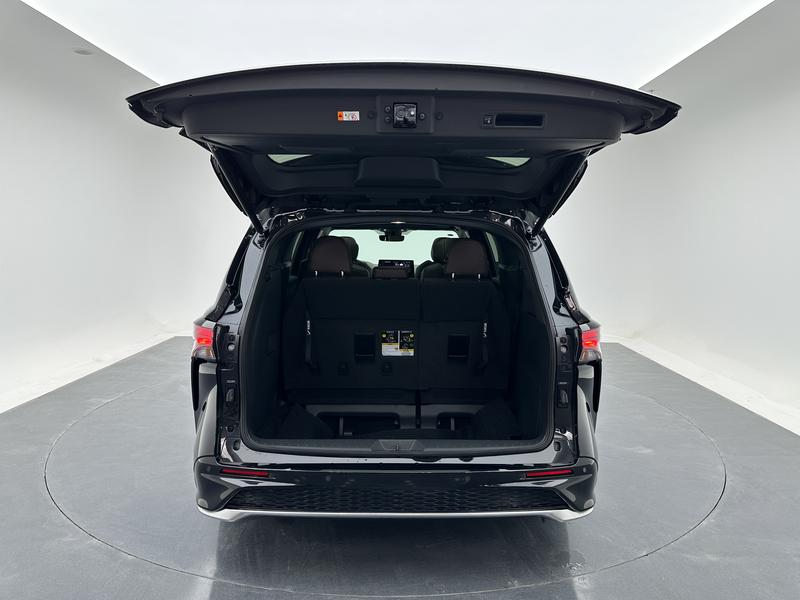 Toyota Gravia 2026