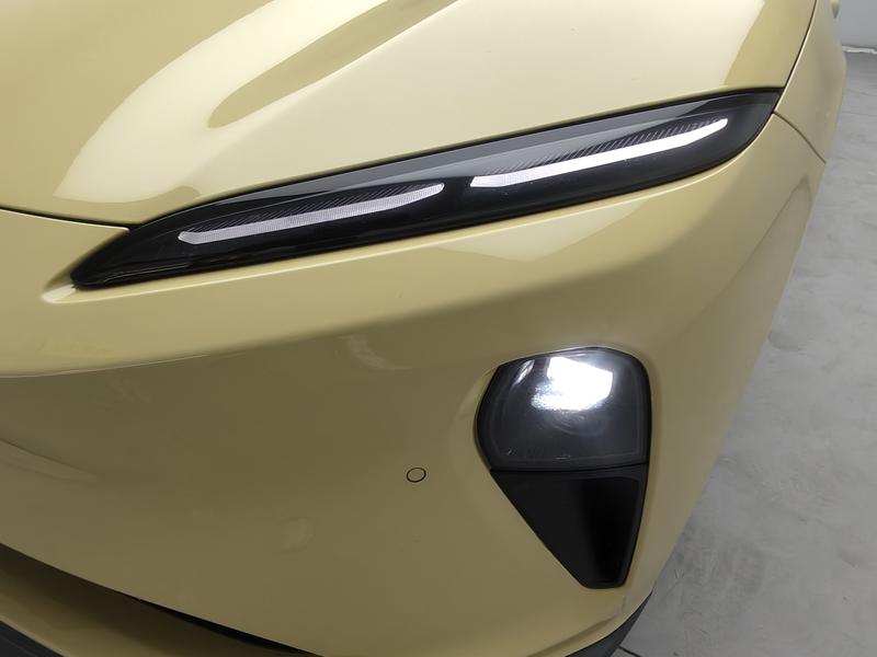 NIO NIO ET5 2022