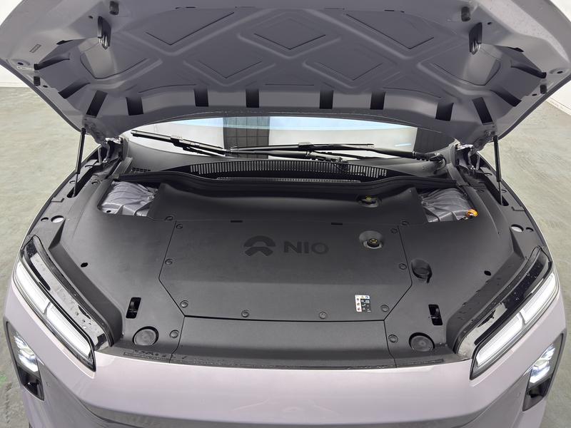 NIO NIO ET5 2025
