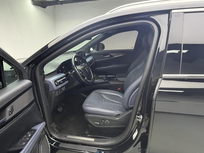 Lincoln Voyager 2021