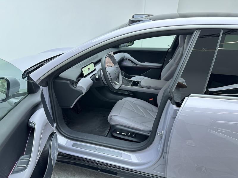 NIO NIO ET5 2025