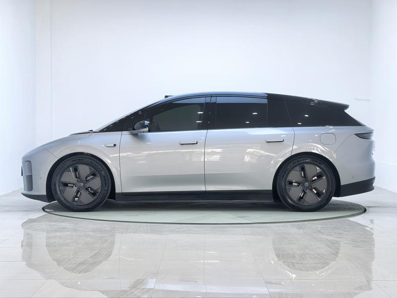 Li Auto Ideal i6 2025