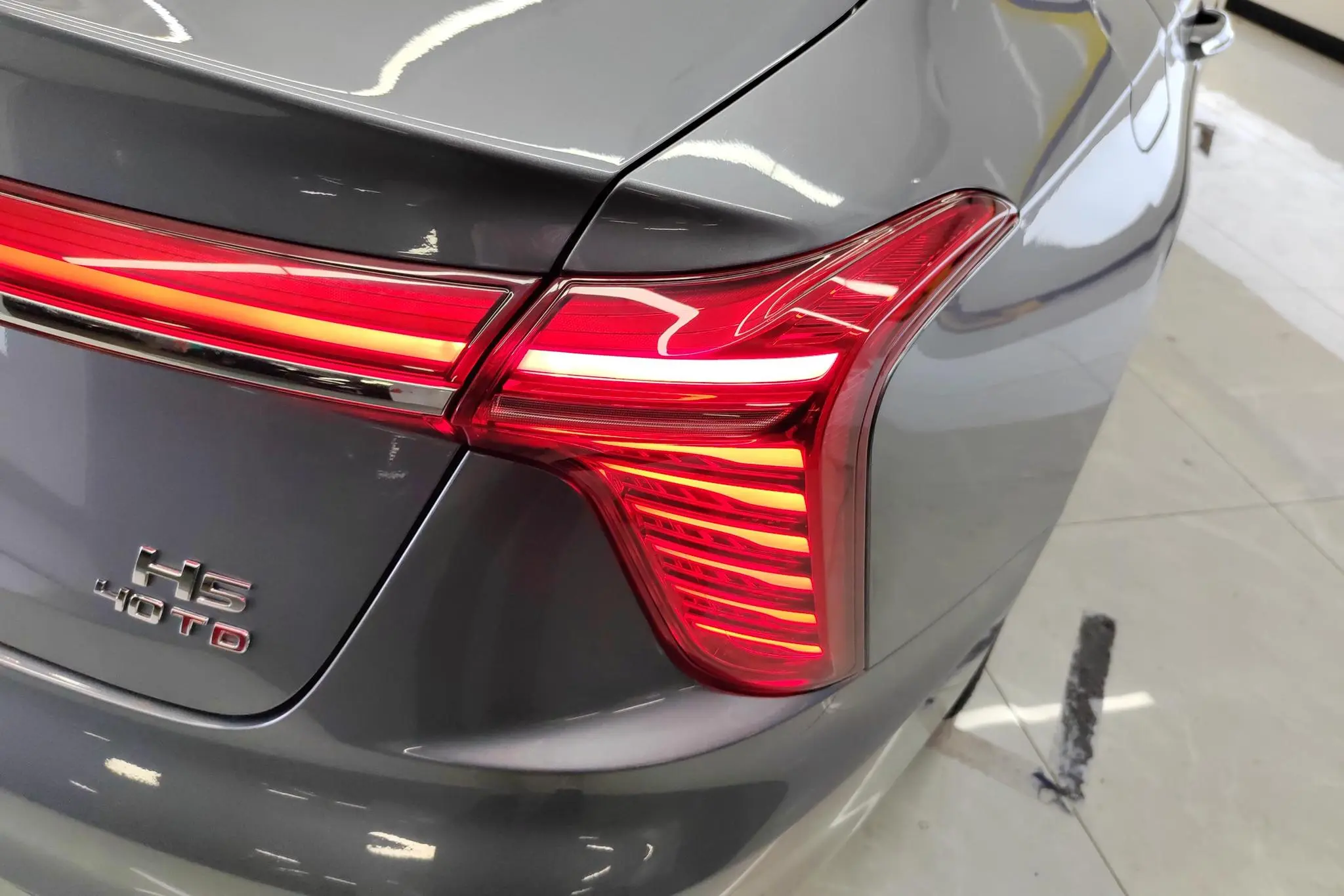 Hongqi Hongqi H5 2.0T Automatic Zhilian Qichang Version