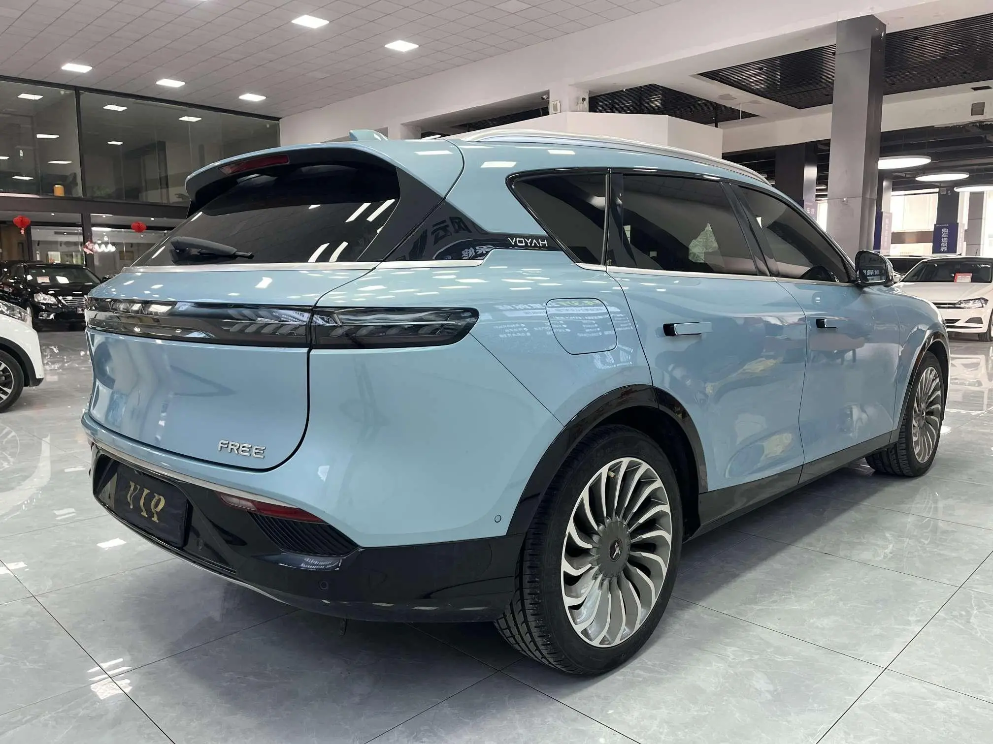 VOYAH Lan Tu FREE Four-wheel drive standard range extension exclusive luxury set