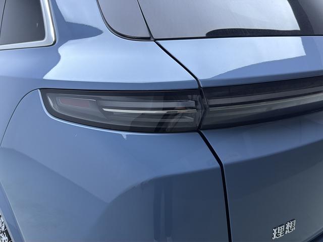 Li Auto Ideal L7 2023