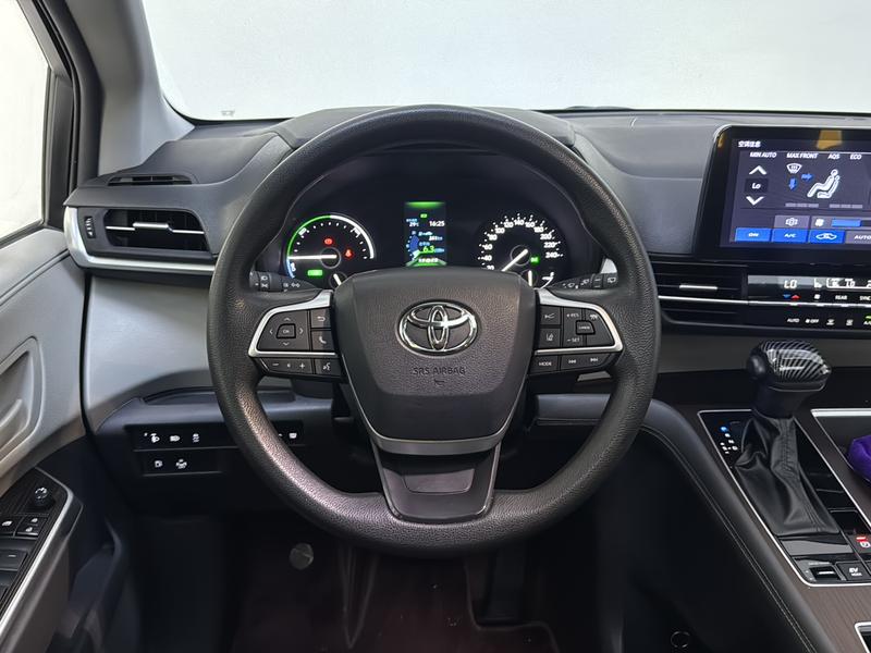 Toyota Gravia 2023