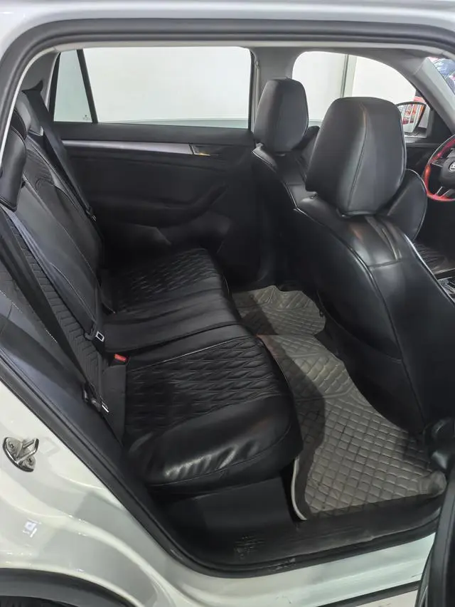 Skoda Kodiak Facelifted ZI330 5-seater two-wheel drive comfort version country VI