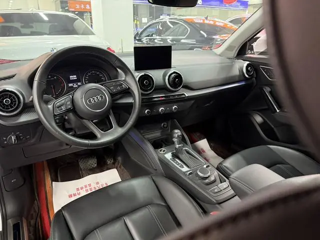 Audi Audi Q2L 35 TFSI aggressive and elegant type