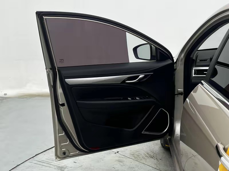 Geely Emgrand 2020