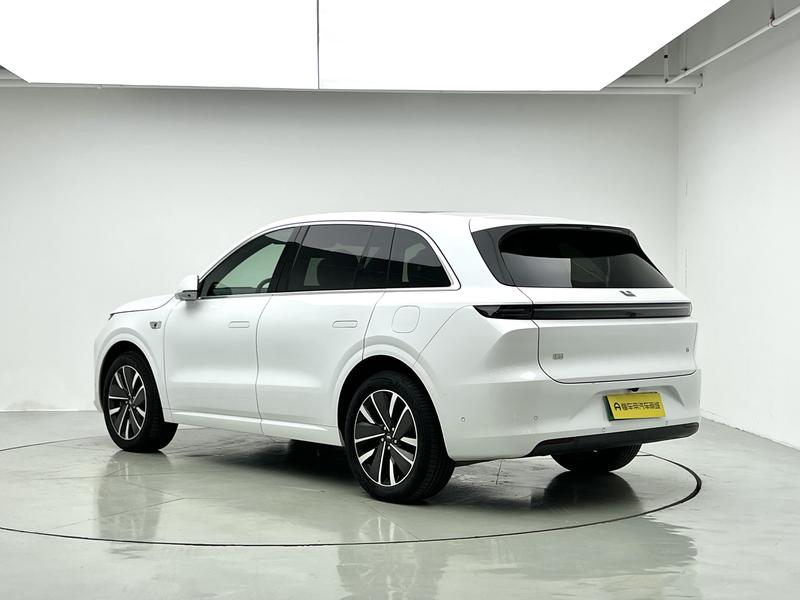 Li Auto Ideal L6 2025