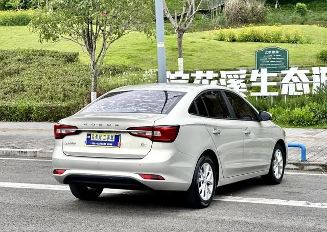 Roewe Roewe i5 1.5L manual 4G Interconnection Linghao Edition