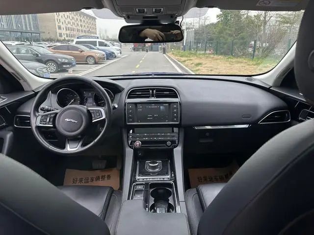 Jaguar Jaguar F-PACE 2.0T four-wheel drive Urban Exclusive Edition