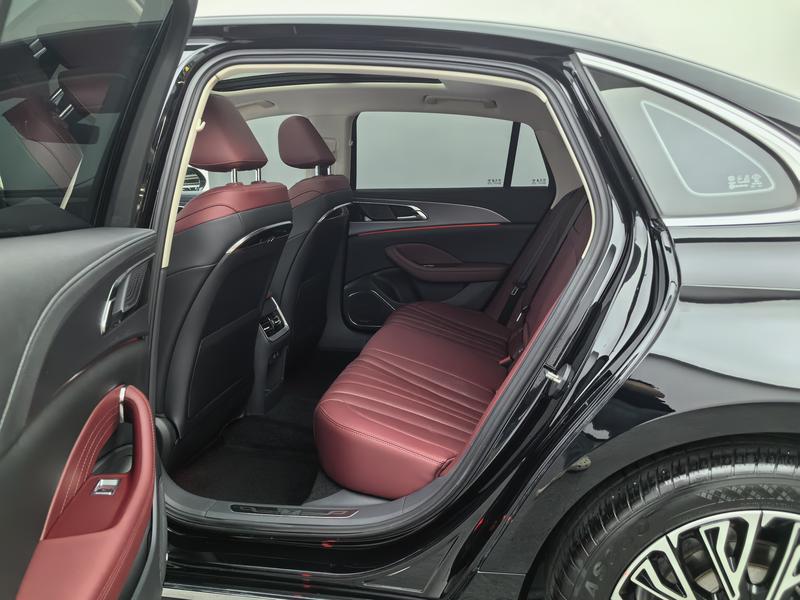 Hongqi Red Flag H5 2024