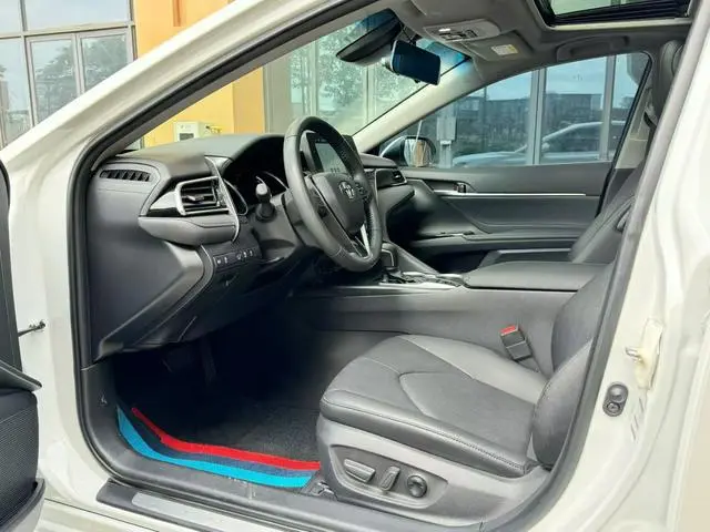 TOYOTA Camry 2.0G Deluxe Edition