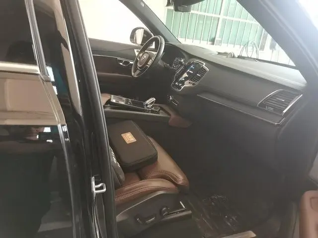 Volvo Volvo XC90 PHEV E-drive hybrid T8 Zhizun Deluxe Edition 7 Seats