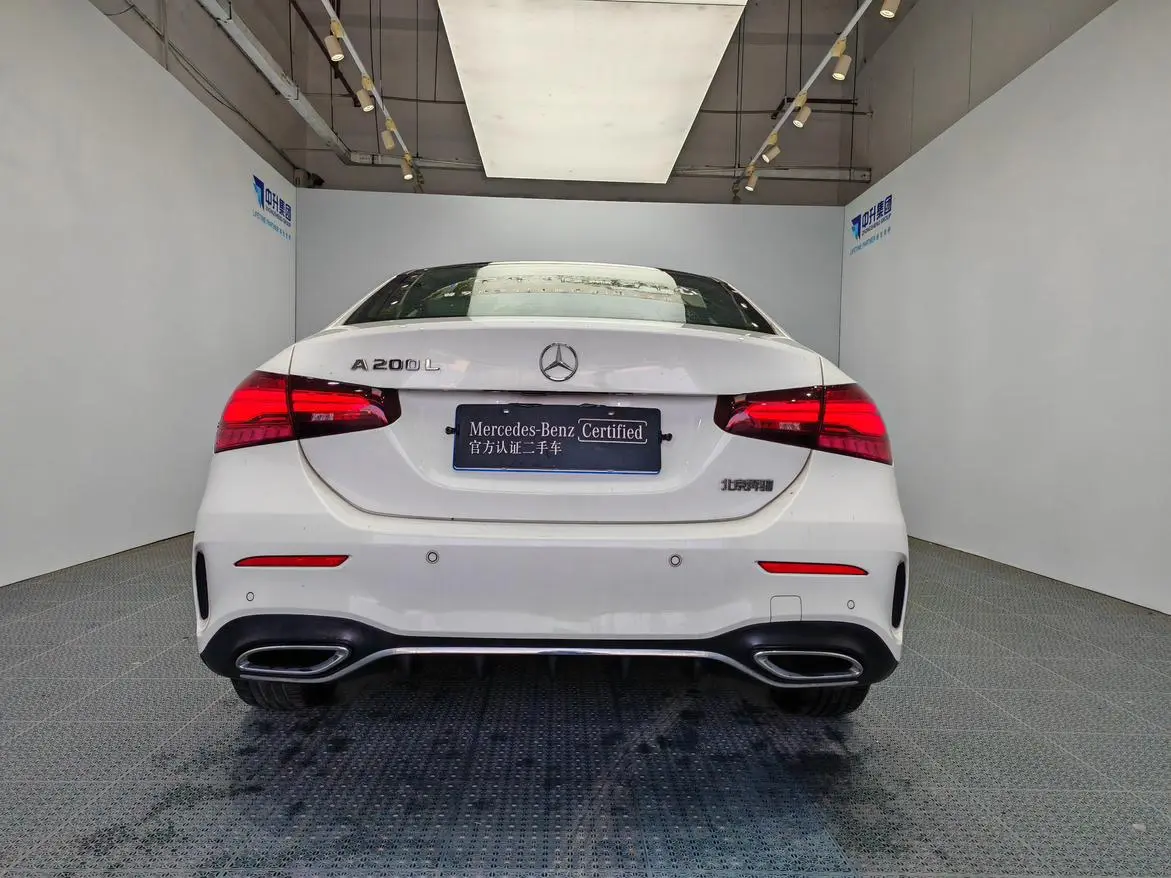 Mercedes-Benz Mercedes-Benz A-class A 200 L sports sedan fashion Version