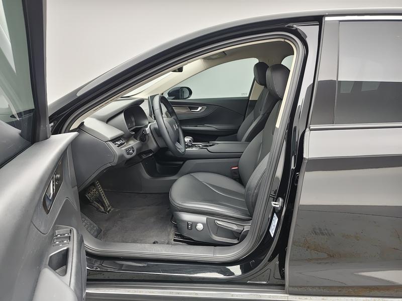 Hongqi Hongqi E-QM5 2023