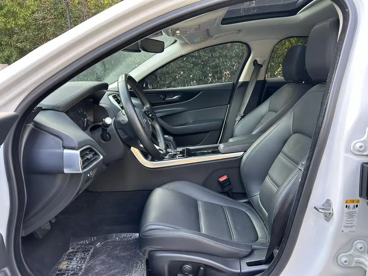 Jaguar Jaguar XEL 2.0T 200PS S Enterprising Elegant Version