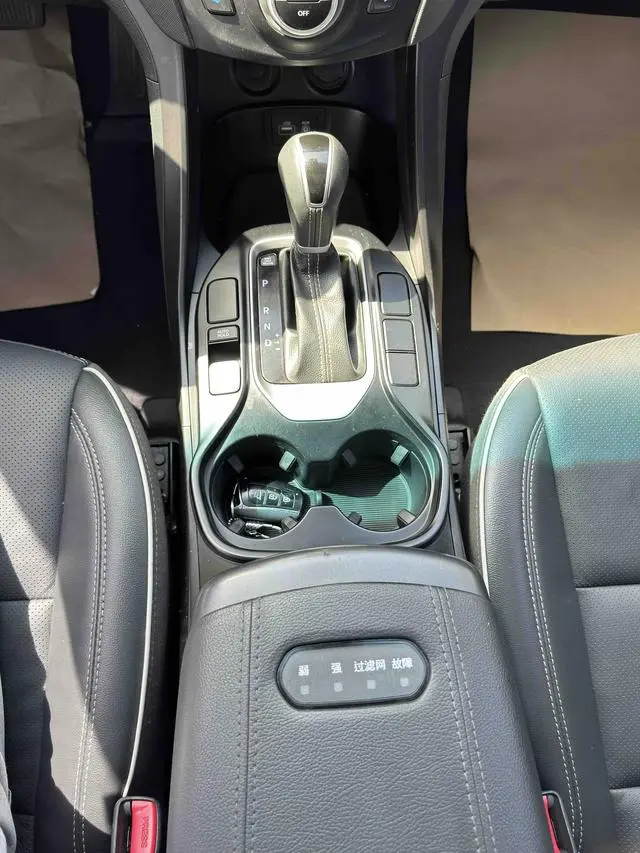 Hyundai Shengda 2.0T automatic four-wheel drive intelligent 7-seater
