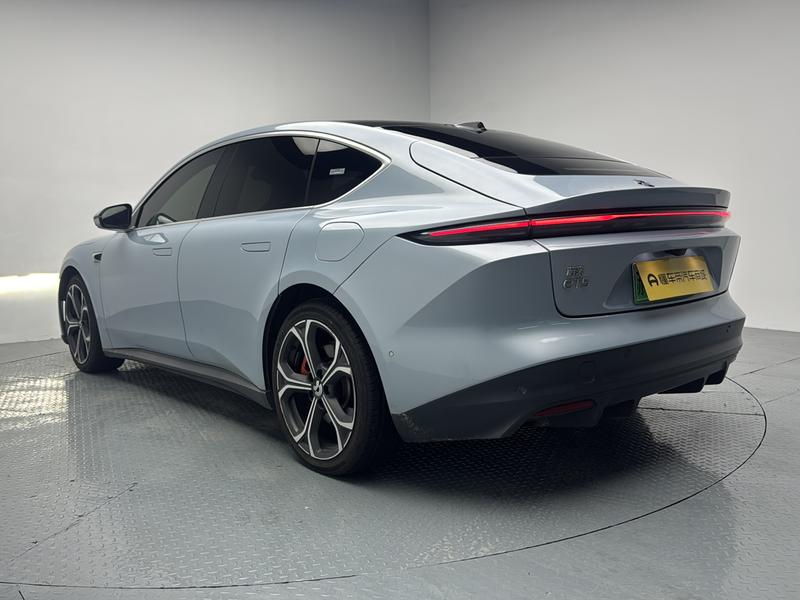 NIO NIO ET5 2022