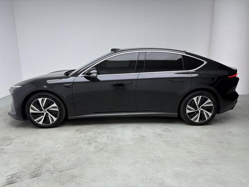 NIO NIO ET5 2024