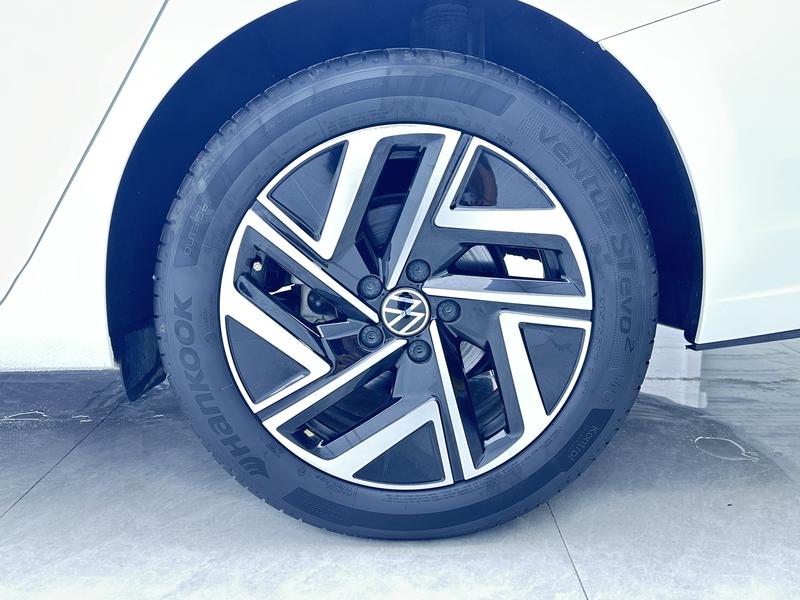 Volkswagen Sagitar 2023