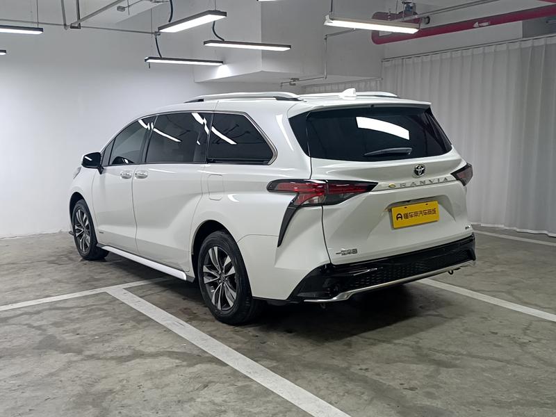 Toyota Gravia 2024