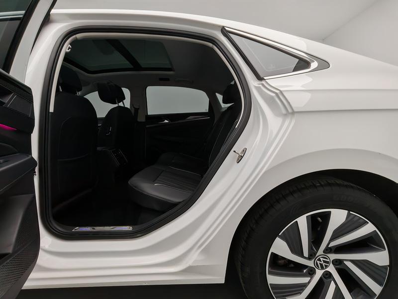 Volkswagen Passat PHEV 2022