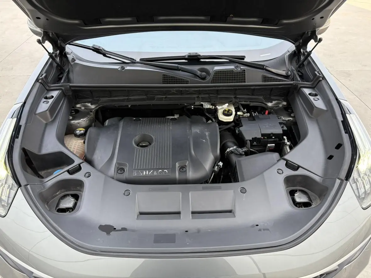 LYNK & CO Lynk 01 2.0TD two-wheel drive Pro