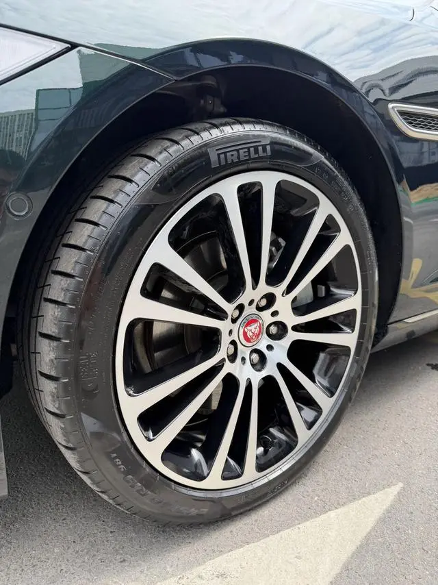 Jaguar Jaguar XFL 2.0T P250 two-wheel drive Exclusive Deluxe Edition