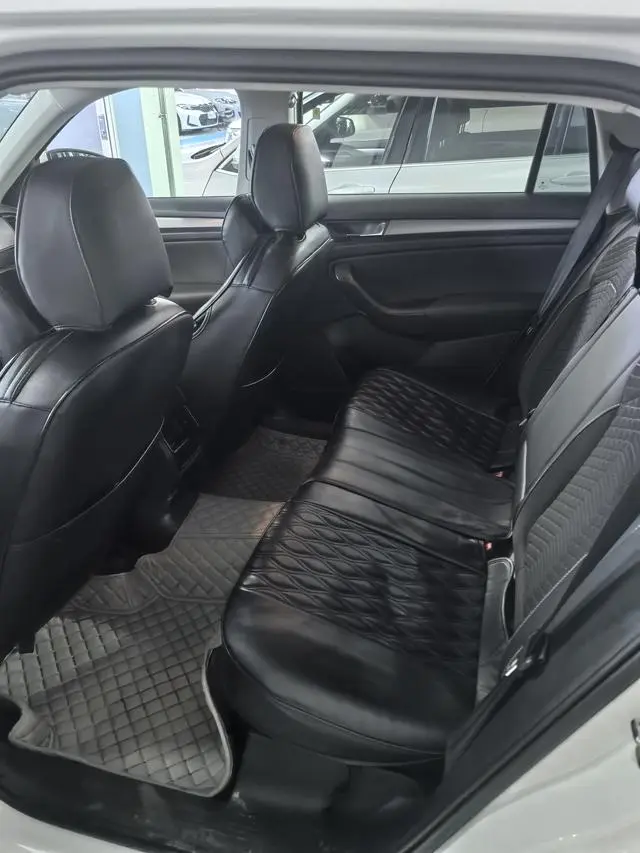 Skoda Kodiak Facelifted ZI330 5-seater two-wheel drive comfort version country VI