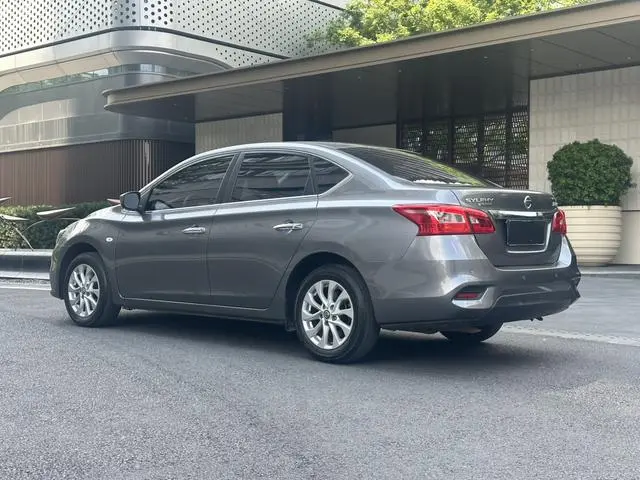 Nissan Xuan Yi Classic 1.6 XE CVT Comfort Edition