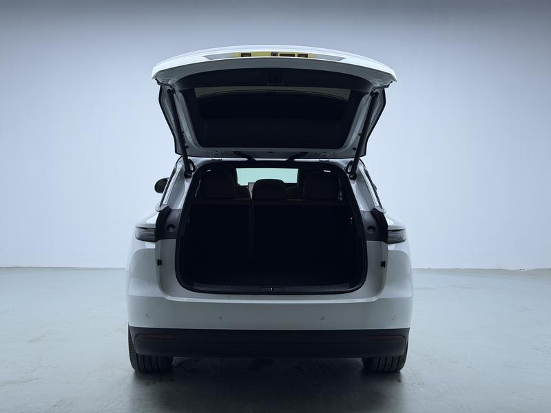 Li Auto Ideal i6 2025