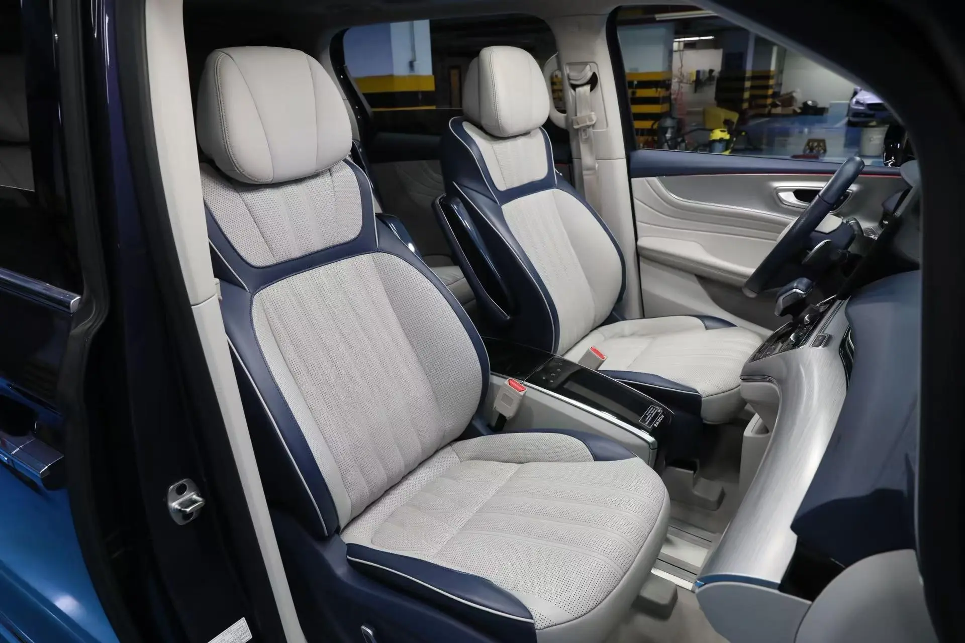 Roewe Roewe iMAX8 400TGI Supreme Series Extreme Edition