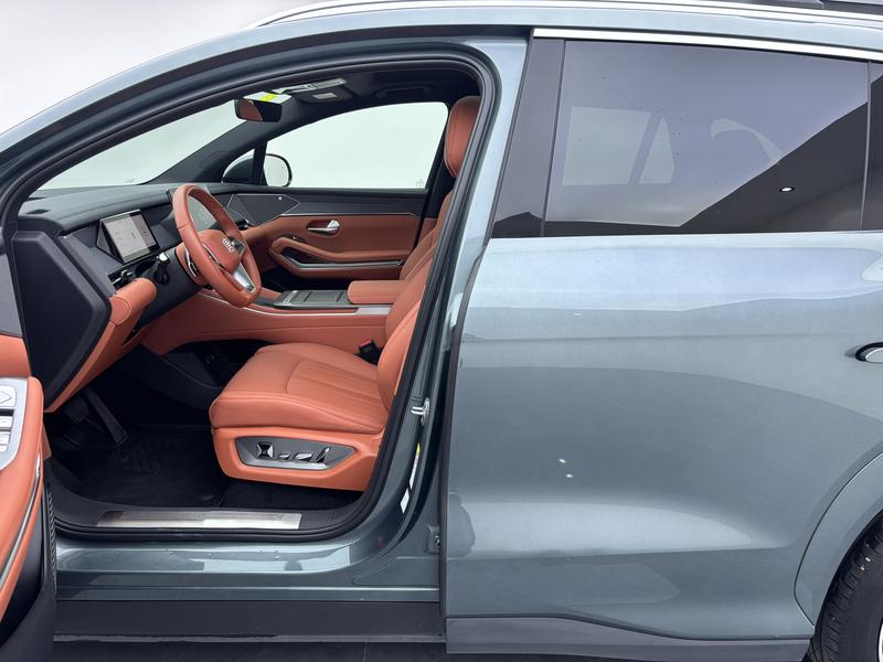BYD Tang L DM 2025