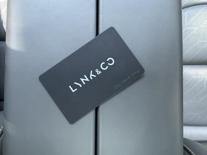 Lynk & Co Lynk&Co 08 EM-P 2024