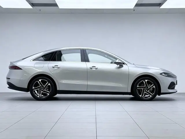 Roewe Roewe D7 DMH 125 Ultimate Edition