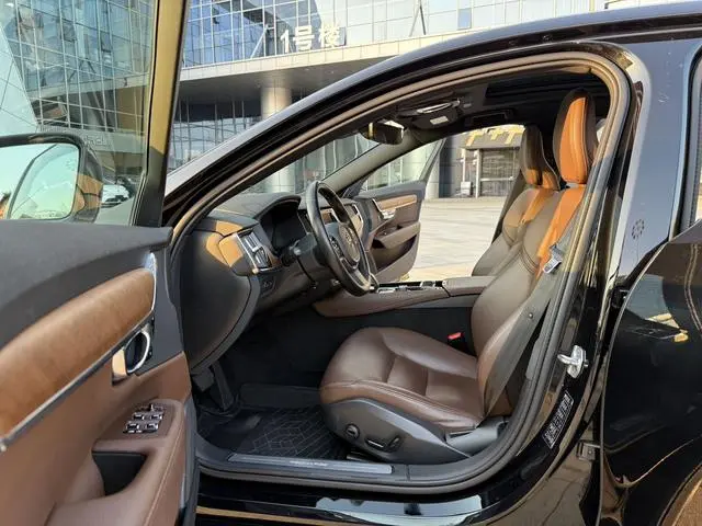 Volvo Volvo S90 PHEV T8 E-drive Hybrid Zhiyi Deluxe Edition
