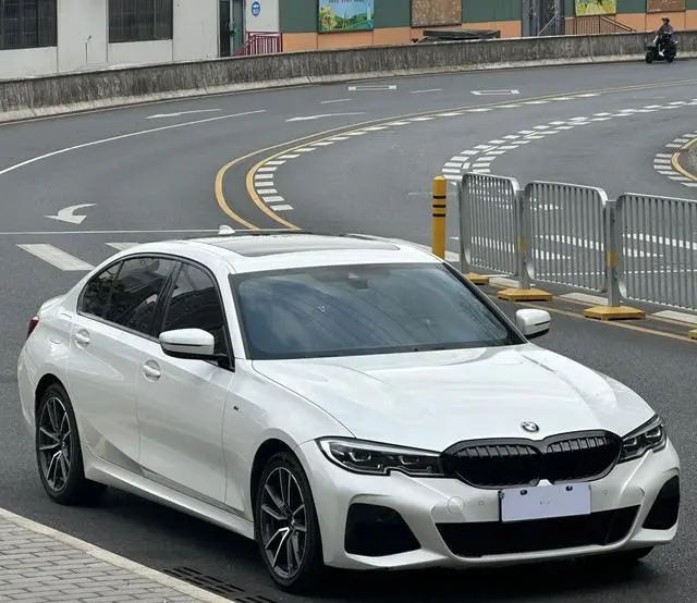 BMW BMW 3 Series Facelift 325Li M sports suit