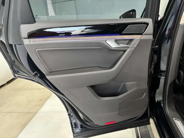 Volkswagen Touareg 3.0 TSI Ruixiang Edition Classic Sports Suit