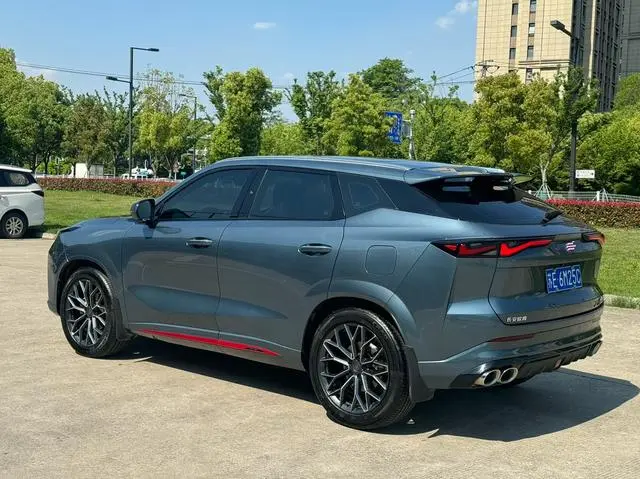 Changan Auchan Changan Auchan Z6 Blue Whale 1.5T DCT Smart Collar City Edition