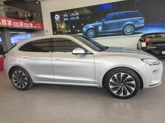 AITO Ask the world M5 Extended range four-wheel drive performance version