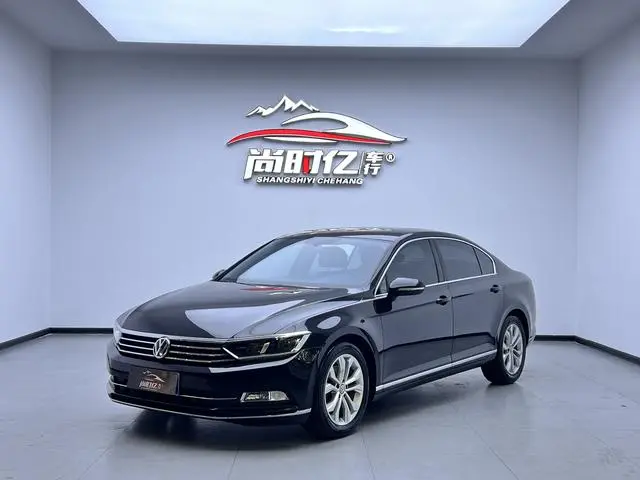 Volkswagen Magotan 330TSI DSG Luxury Country VI
