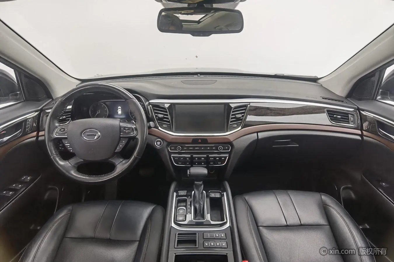 GAC Trumpchi GS8 320T two-wheel drive luxury Zhilian Edition 7 seats