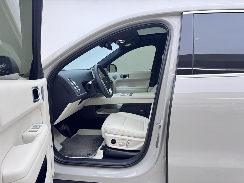 Li Auto Ideal L6 2024