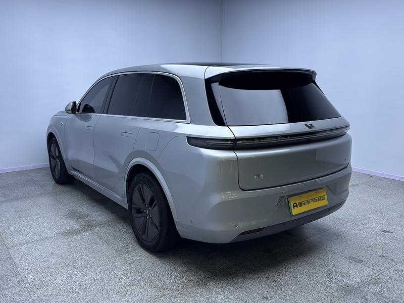 Li Auto Ideal L8 2024