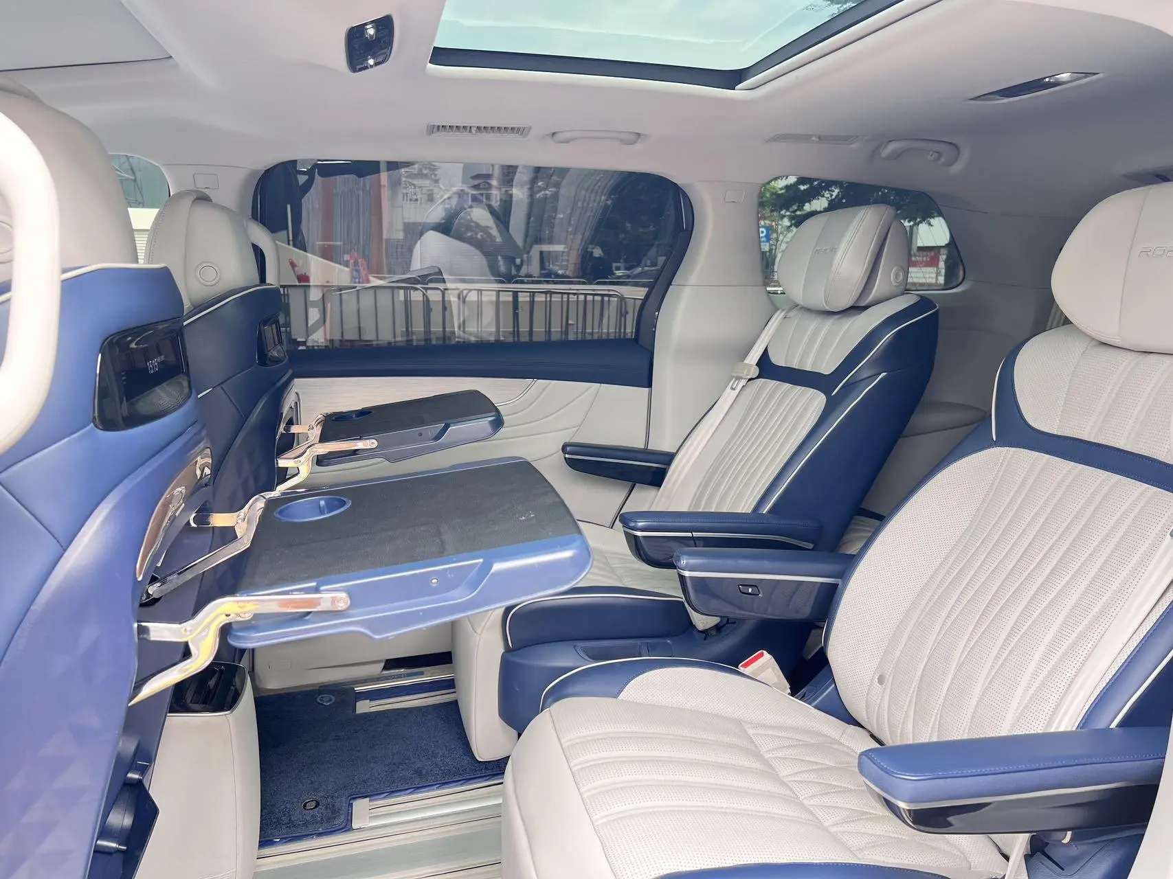 Roewe Roewe iMAX8 400TGI Supreme Series Extreme Edition