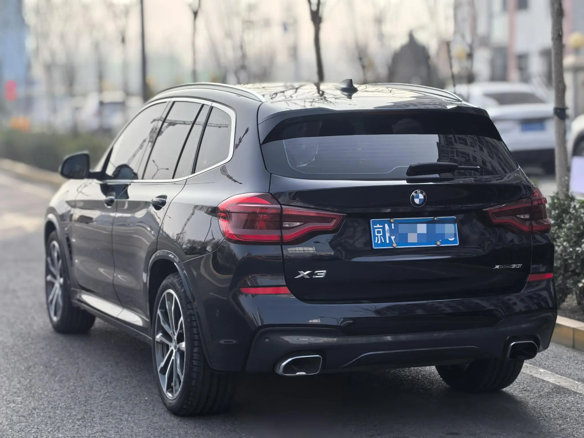 BMW BMW X3 xDrive30i leading M sports suit
