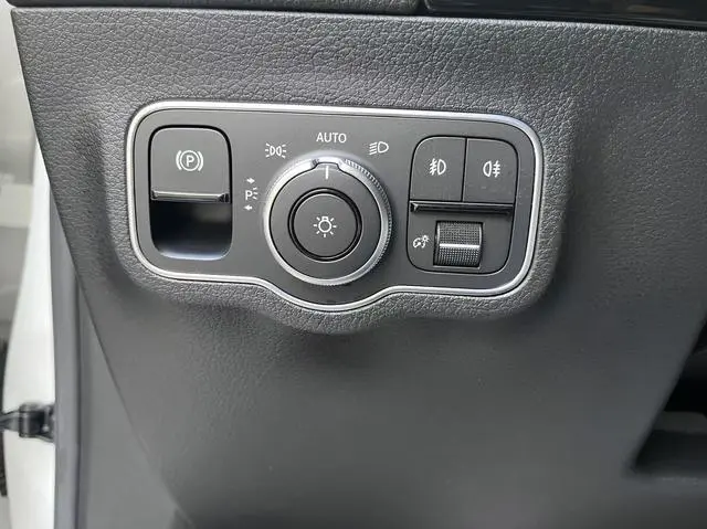 Mercedes-Benz Mercedes-Benz GLA GLA 200